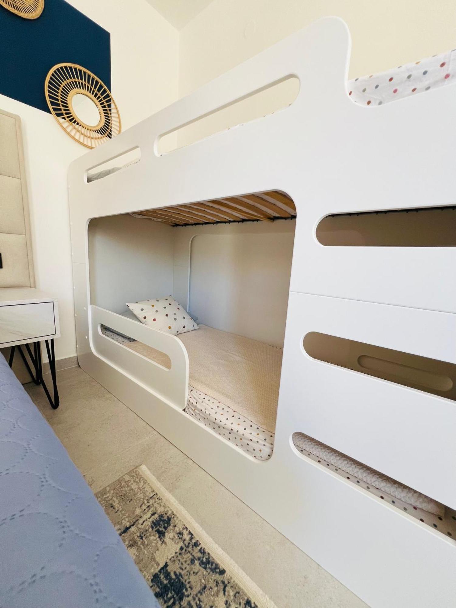 Apartments Zora โตรกีร์ ภายนอก รูปภาพ